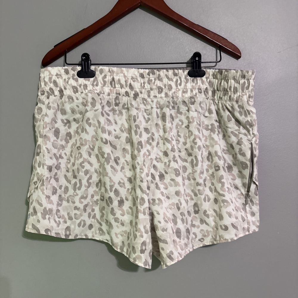 3 Pair Avia Women's 2 Xl Running Shorts Bike Liner Tie-Dye ,leopard-1 Lg Squirt - Picture 3 of 14